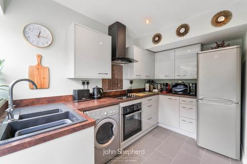 12 Colesbourne Road, Solihull, B92 8LE