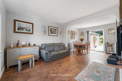 12 Colesbourne Road, Solihull, B92 8LE