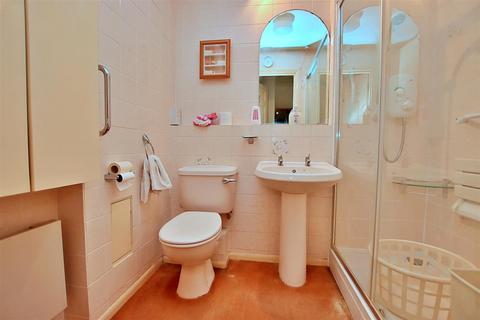 1 bedroom flat for sale, Fairbanks Lodge,Furzehill Road, Borehamwood