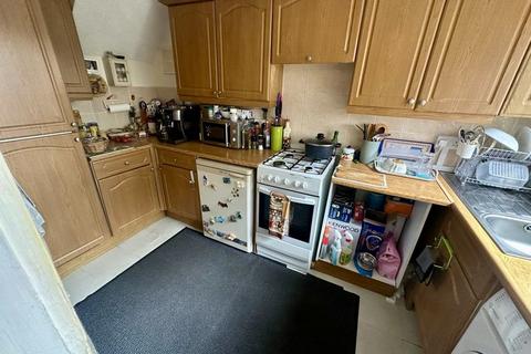 3 bedroom semi-detached house for sale, Park Avenue, Thatcham RG18