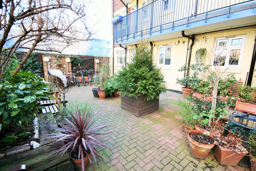 Wolsey Street, E1 3 BD