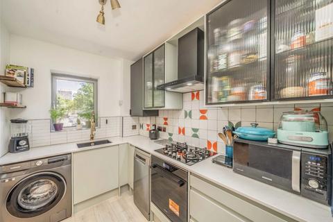 1 bedroom flat for sale, Winstanley Road, London SW11