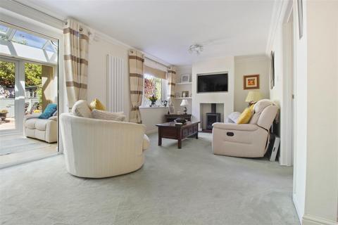 2 Campbell Close, Buntingford, SG9 9BY