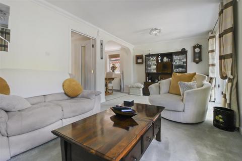2 Campbell Close, Buntingford, SG9 9BY