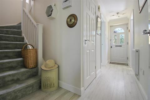 2 Campbell Close, Buntingford, SG9 9BY