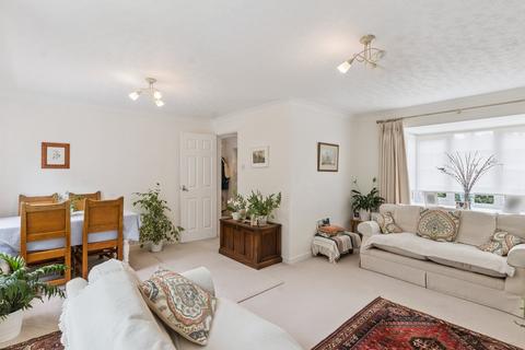 4 bedroom detached house for sale, Lakes Close, Biggleswade SG18