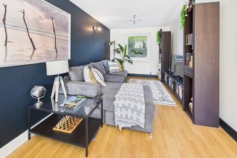 2 bedroom ground floor flat for sale, Yr Arglawdd, Heathwood Road, Cardiff. CF14
