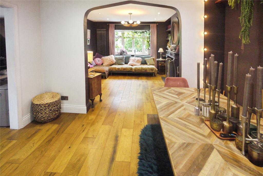 Lounge/Dining Room