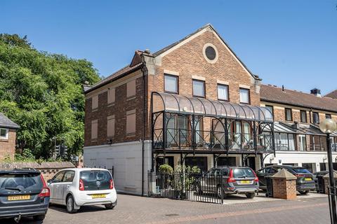 3 bedroom townhouse for sale, Postern Close, York YO23