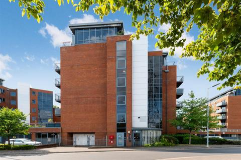 2 bedroom flat for sale, Chapter Way, London SW19