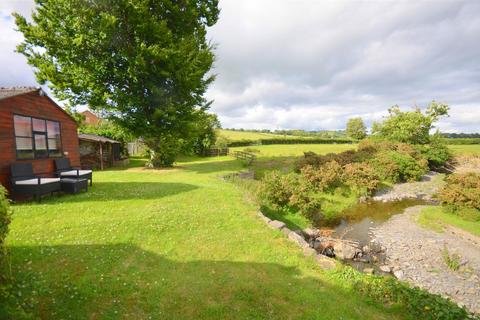 undefined, Trefeglwys, Caersws