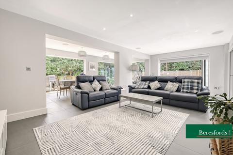 4 bedroom detached house for sale, Hillwood Close, Hutton, CM13