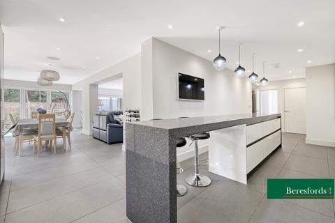 4 bedroom detached house for sale, Hillwood Close, Hutton, CM13