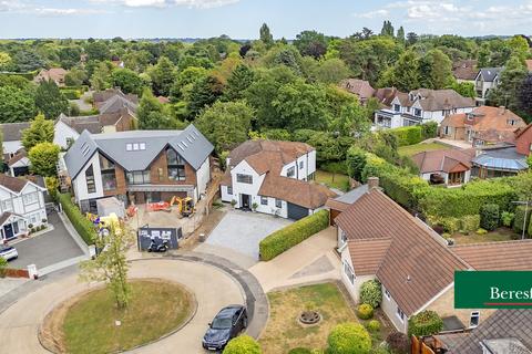 4 bedroom detached house for sale, Hillwood Close, Hutton, CM13