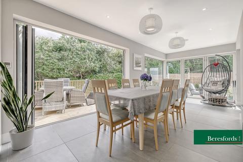 4 bedroom detached house for sale, Hillwood Close, Hutton Mount, CM13
