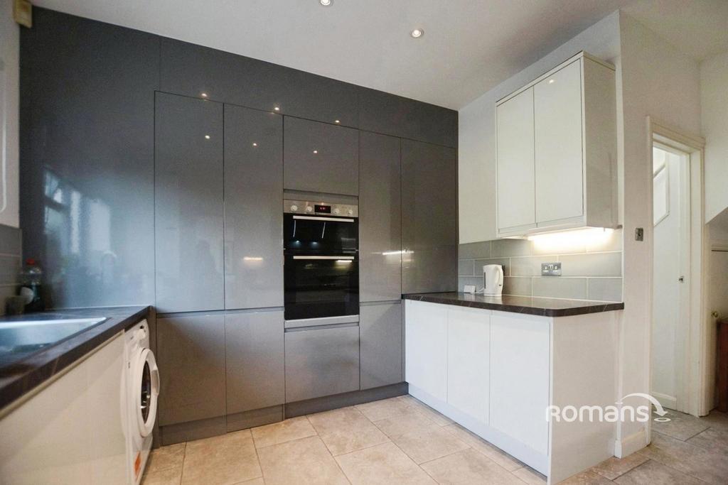 House in Uxbridge - View 4
