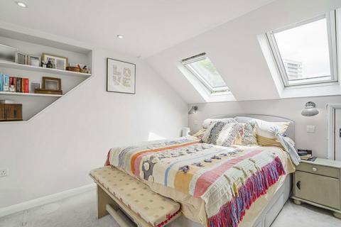 56 Wimbledon Road, London, SW17 0UJ