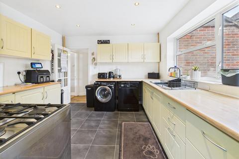 4 bedroom semi-detached house for sale, Tring Road, Aylesbury HP20
