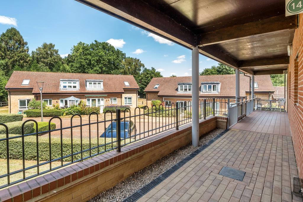 1320133-8-686d460...