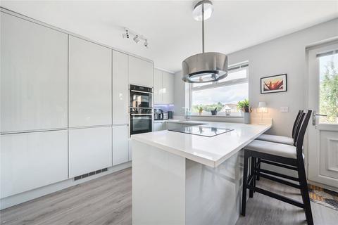 3 bedroom detached house for sale, Kirklees Drive, Farsley, Leeds, West Yorkshire