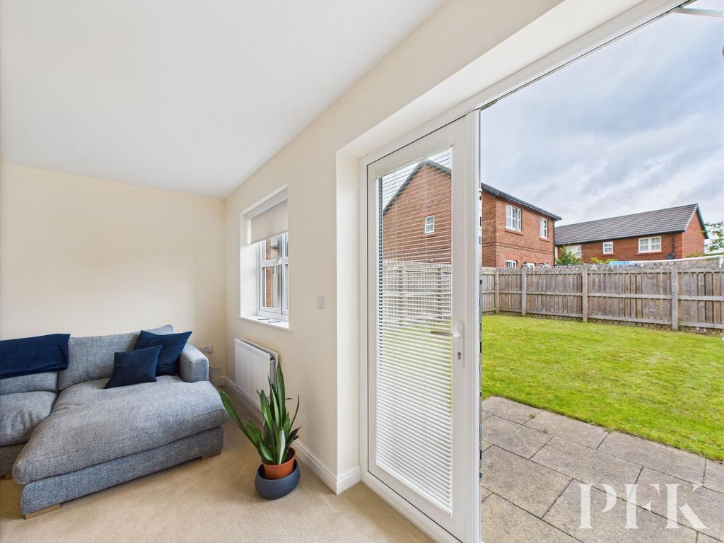 Lounge out to Garden