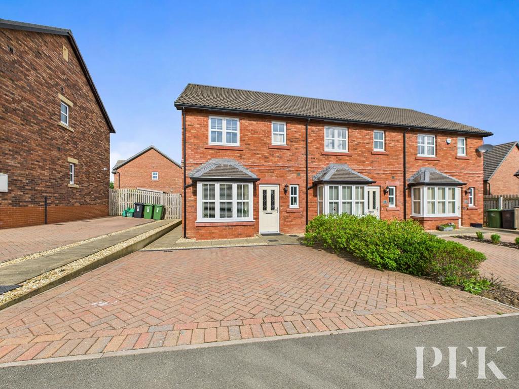 Front Exterior &amp; Double Driveway