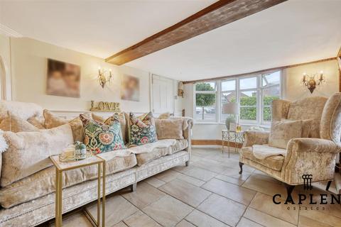 3 bedroom detached house for sale, Epping Road, Broadley Common