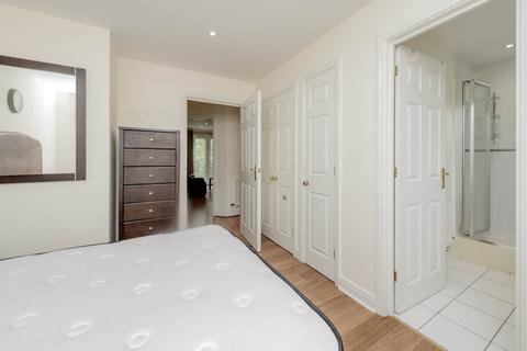 2 bedroom flat to rent, Shillingford Close, London NW7