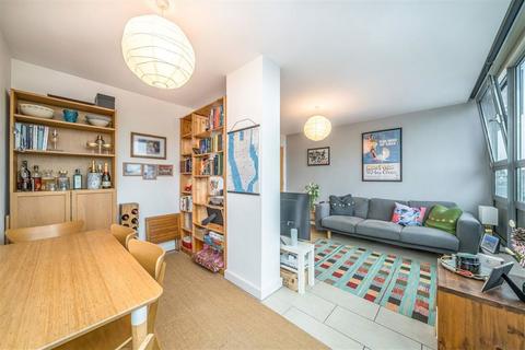 2 bedroom flat for sale, New Park Road, London SW2