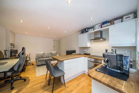 1 bedroom flat for sale, Clapham Park Road, London SW4