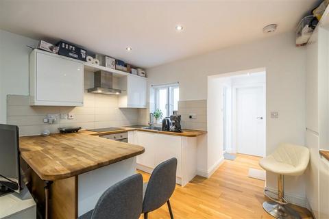 1 bedroom flat for sale, Clapham Park Road, London SW4