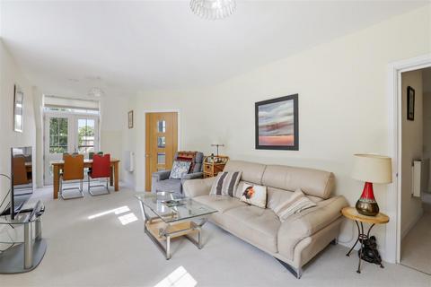 2 bedroom apartment for sale, Watson Place, Trinity Road, Chipping Norton, Oxfordshire, OX7 5AJ