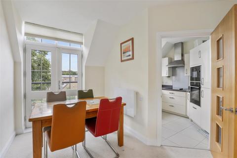 2 bedroom apartment for sale, Watson Place, Trinity Road, Chipping Norton, Oxfordshire, OX7 5AJ