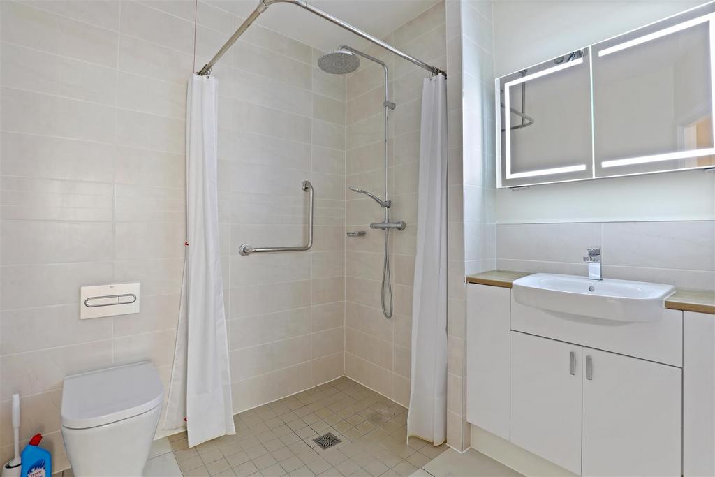 15-94e1 CT MCSR Flat 58 Watson Place 99 (1).JPG