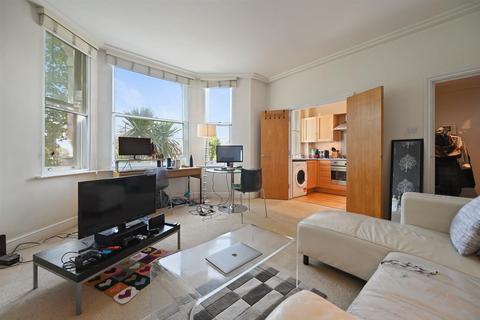 1 bedroom flat for sale, Finchley Road, London NW3