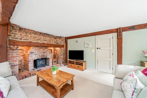 4 bedroom detached house for sale, Woodhill Road, Chelmsford CM3
