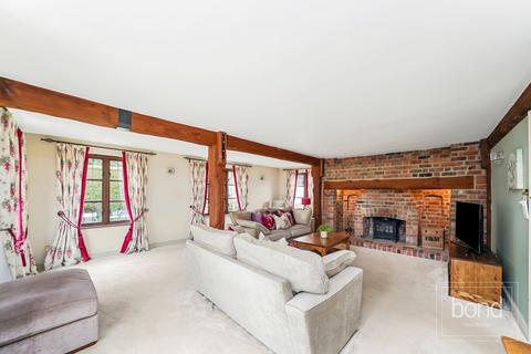 4 bedroom detached house for sale, Woodhill Road, Chelmsford CM3