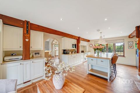 4 bedroom detached house for sale, Woodhill Road, Chelmsford CM3