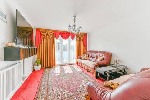 1 Lindsey Close, Mitcham, CR4 1XQ