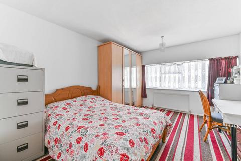 1 Lindsey Close, Mitcham, CR4 1XQ