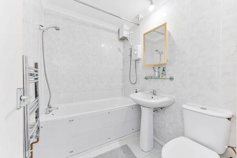 1 Lindsey Close, Mitcham, CR4 1XQ