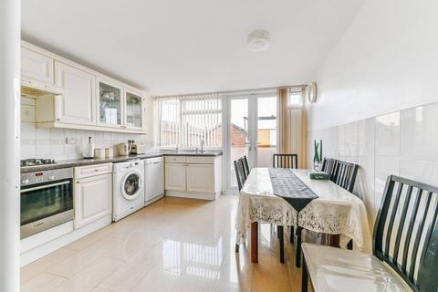 1 Lindsey Close, Mitcham, CR4 1XQ