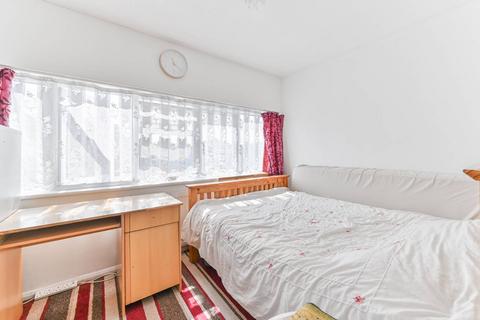 1 Lindsey Close, Mitcham, CR4 1XQ
