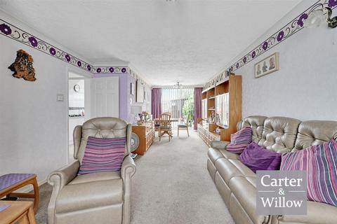 3 bedroom end of terrace house for sale, Maplestead Road, Dagenham, Essex