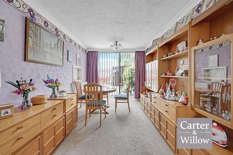 3 bedroom end of terrace house for sale, Maplestead Road, Dagenham, Essex
