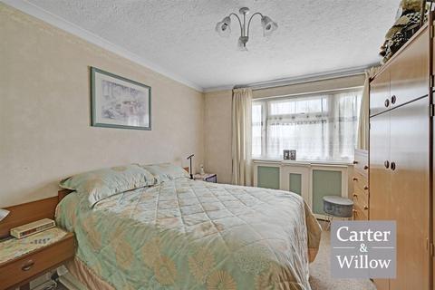 3 bedroom end of terrace house for sale, Maplestead Road, Dagenham, Essex