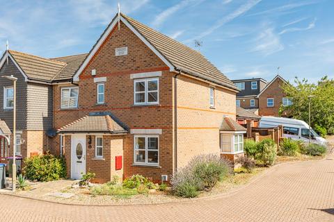 3 bedroom end of terrace house for sale, Sandeman Gardens, Ware SG12