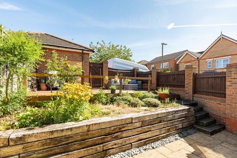 3 bedroom end of terrace house for sale, Sandeman Gardens, Ware SG12