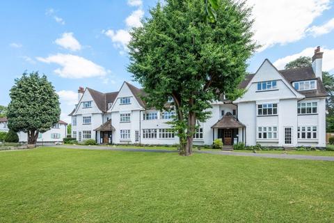 Flat 5, Raleigh House Watts Road, Thames Ditton, KT7 0DB