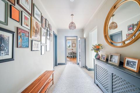 Flat 5, Raleigh House Watts Road, Thames Ditton, KT7 0DB